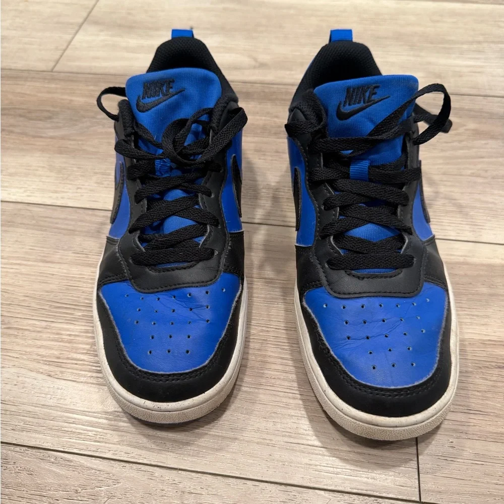 Nike Kids Royal Blue and Black Low-Top Sneakers